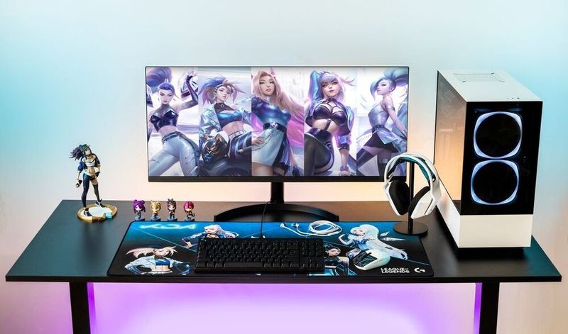 Low_Resolution_JPG-KDA Collection LIFE Battlestation 1.jpg