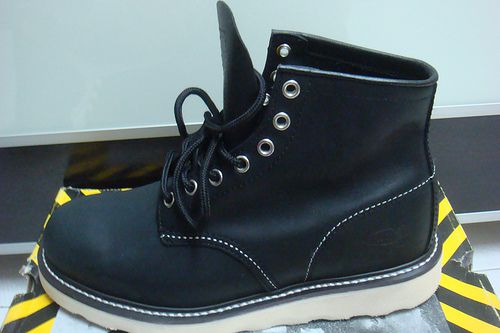 全新 COUBER G 真皮 BOOTS 出讓 潮流服飾類買賣 全新 COUBER G 真皮 BOOTS 出讓 潮流服飾類買賣