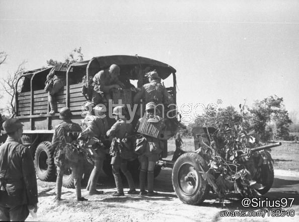 Chinese-3-7cm-PAK-and-Truck.jpg